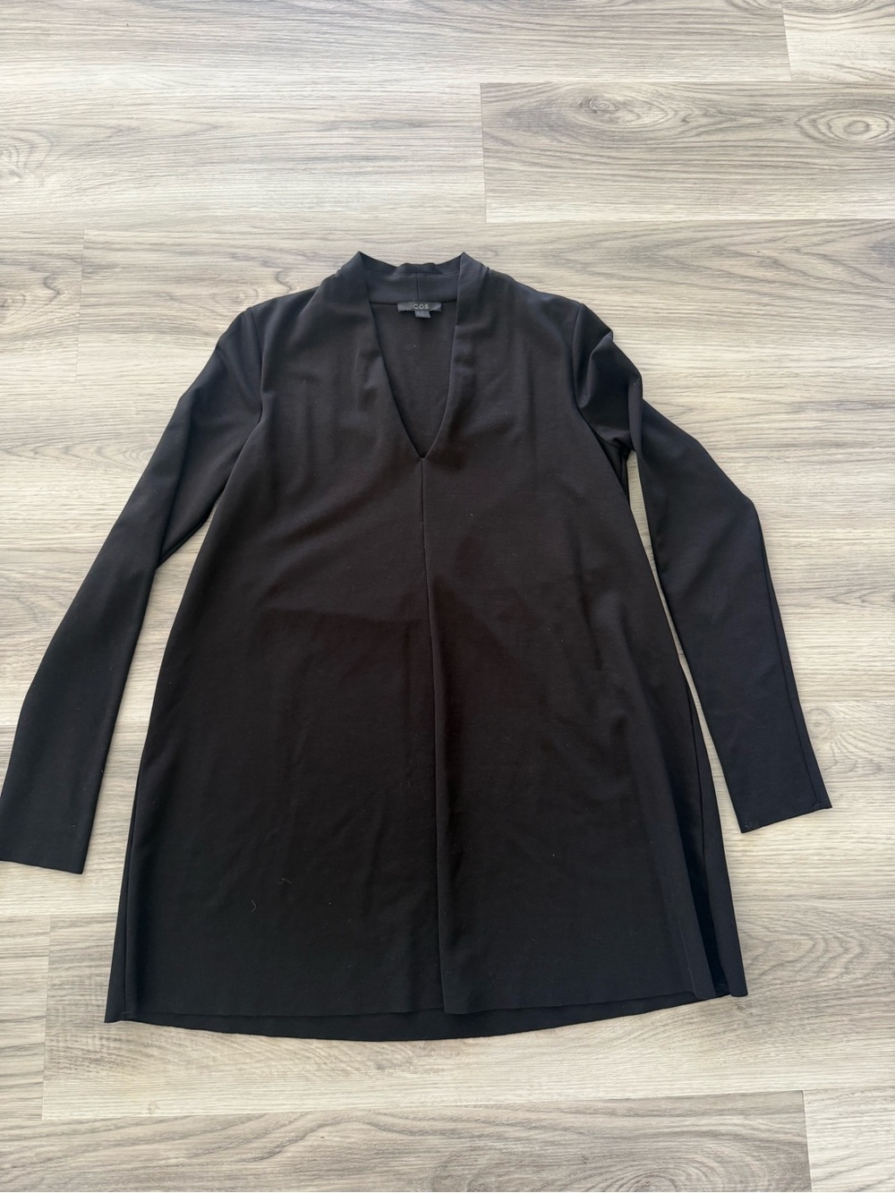 COS Black Long-Sleeve V-Neck Tunic Dress